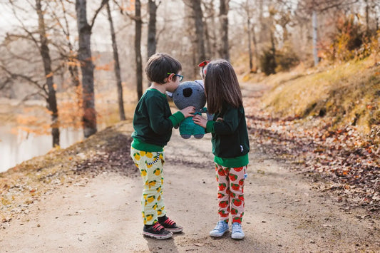 2 enfants en pantalons évolutifs et tee-shirt evolutis de 1 ans / 3 ans et 3 ans /6ans - Koko l’haricot