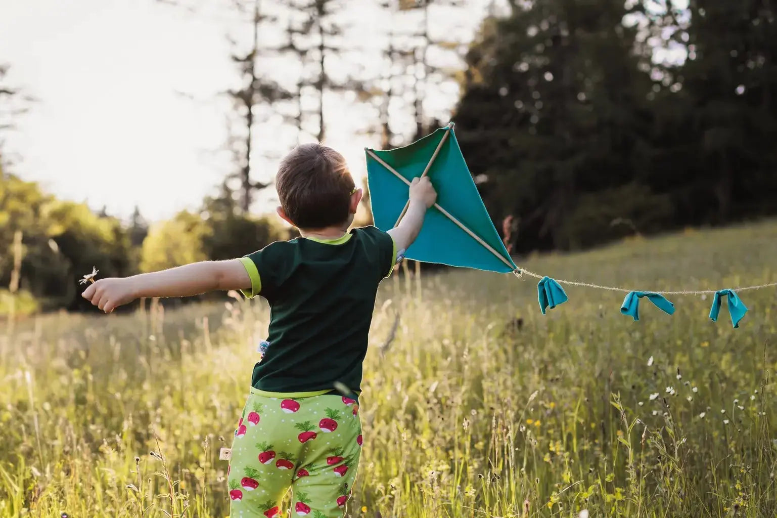 vêtement évolutif - pantalon évolutif - sarouel enfant - tee-shirt évolutif